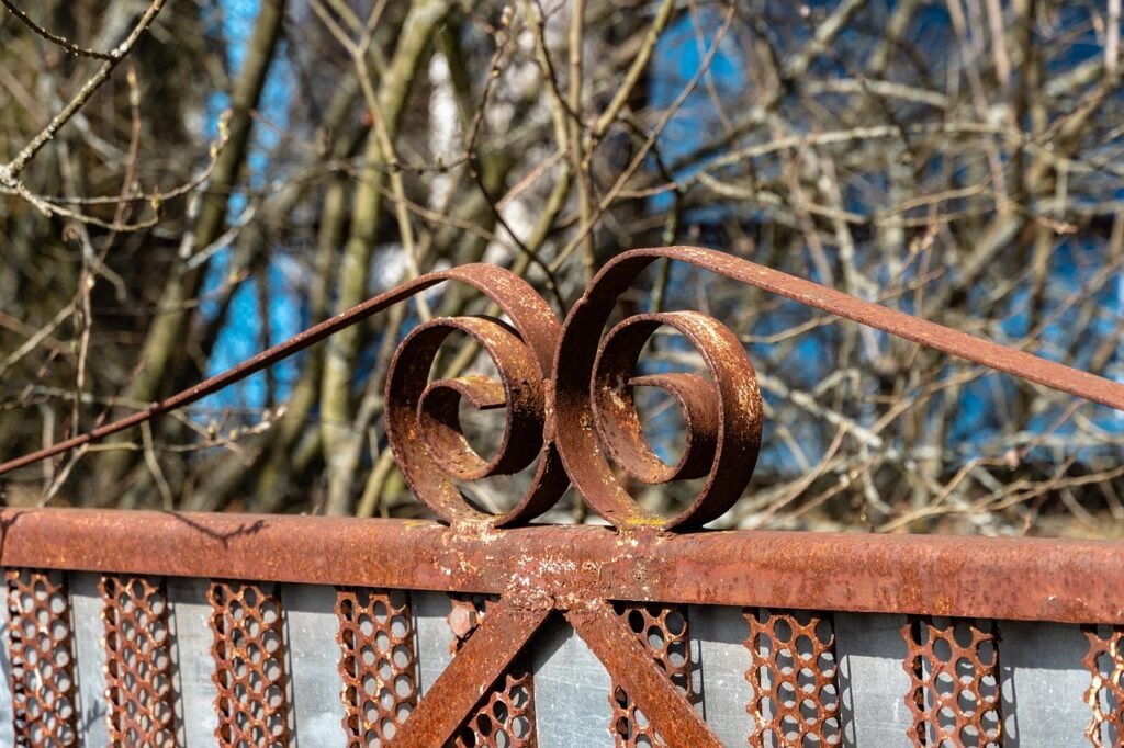 gate, closed, decor-5037117.jpg
